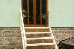 Dřevěné schody venkovní na míru